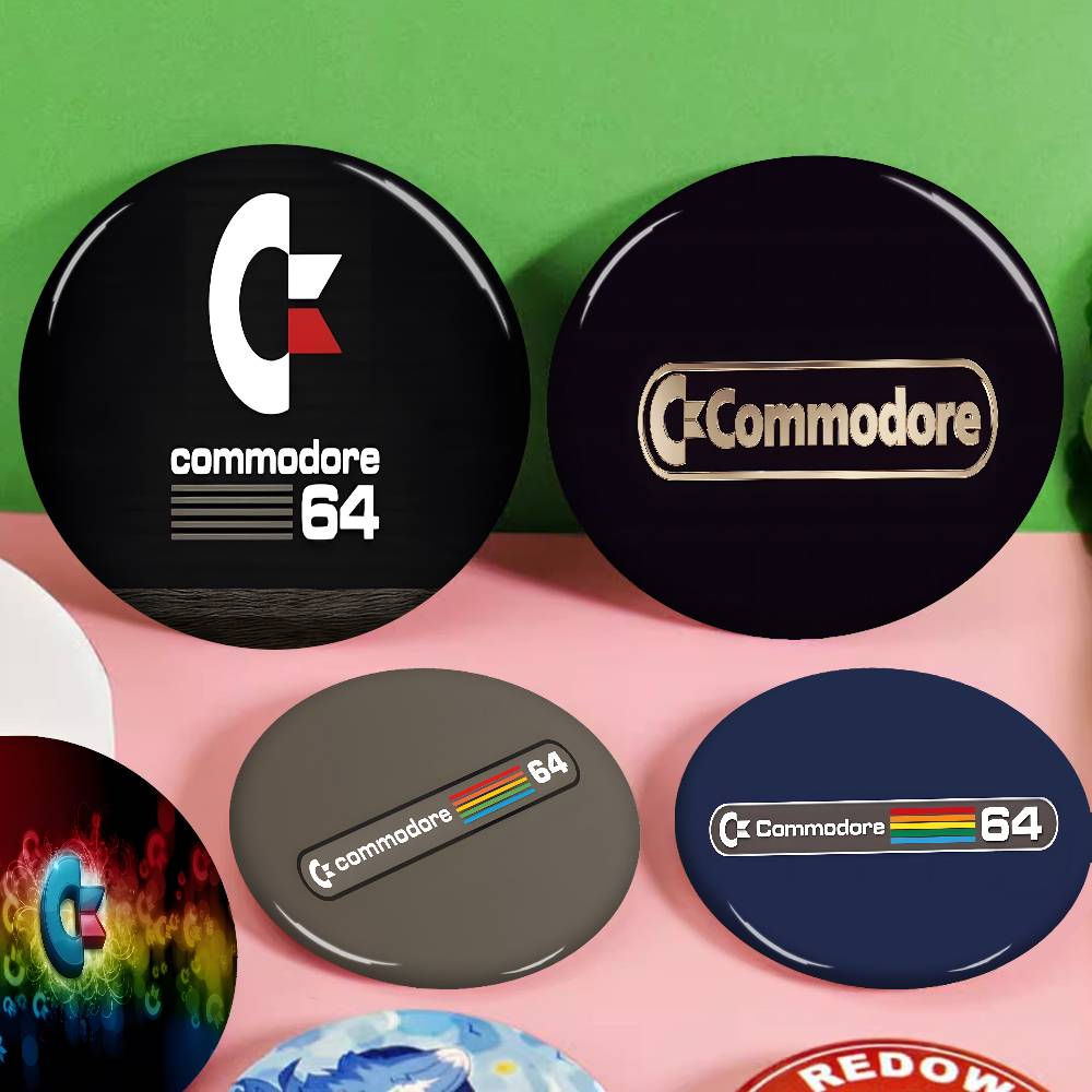 C-Commodore-64 레트로 테크 애니메이션 버튼 - Tech Accessories Backpack 리뷰 및 가격